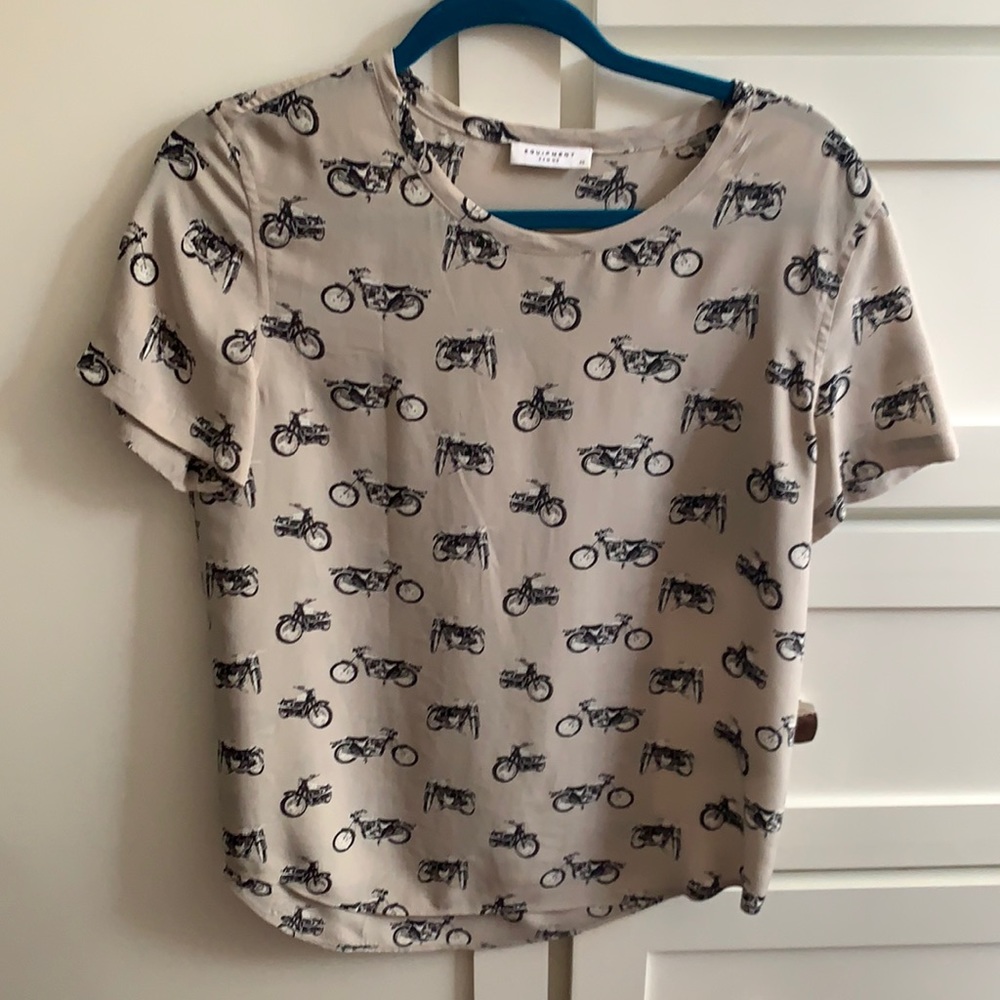Equipment silk blouse with motorcycles